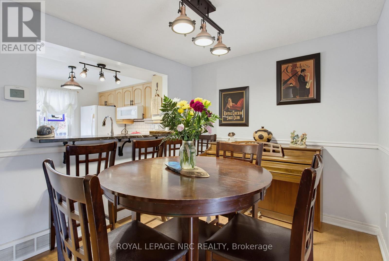 #8 50 LAKESHORE ROAD - 12