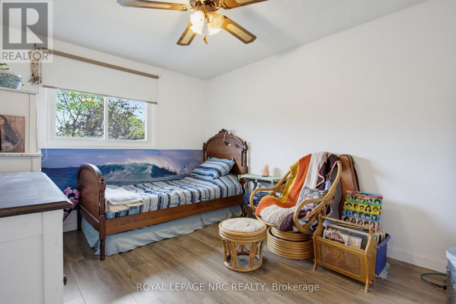 #8 50 LAKESHORE ROAD - 18