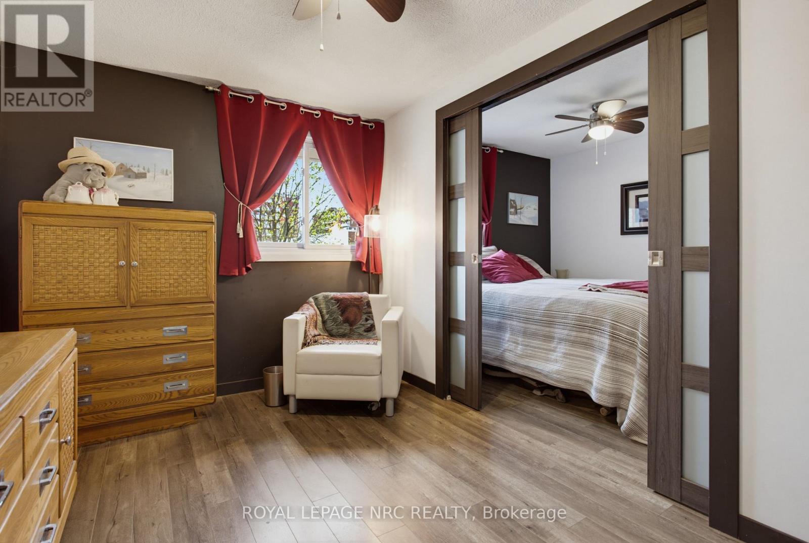 #8 50 LAKESHORE ROAD - Image 21