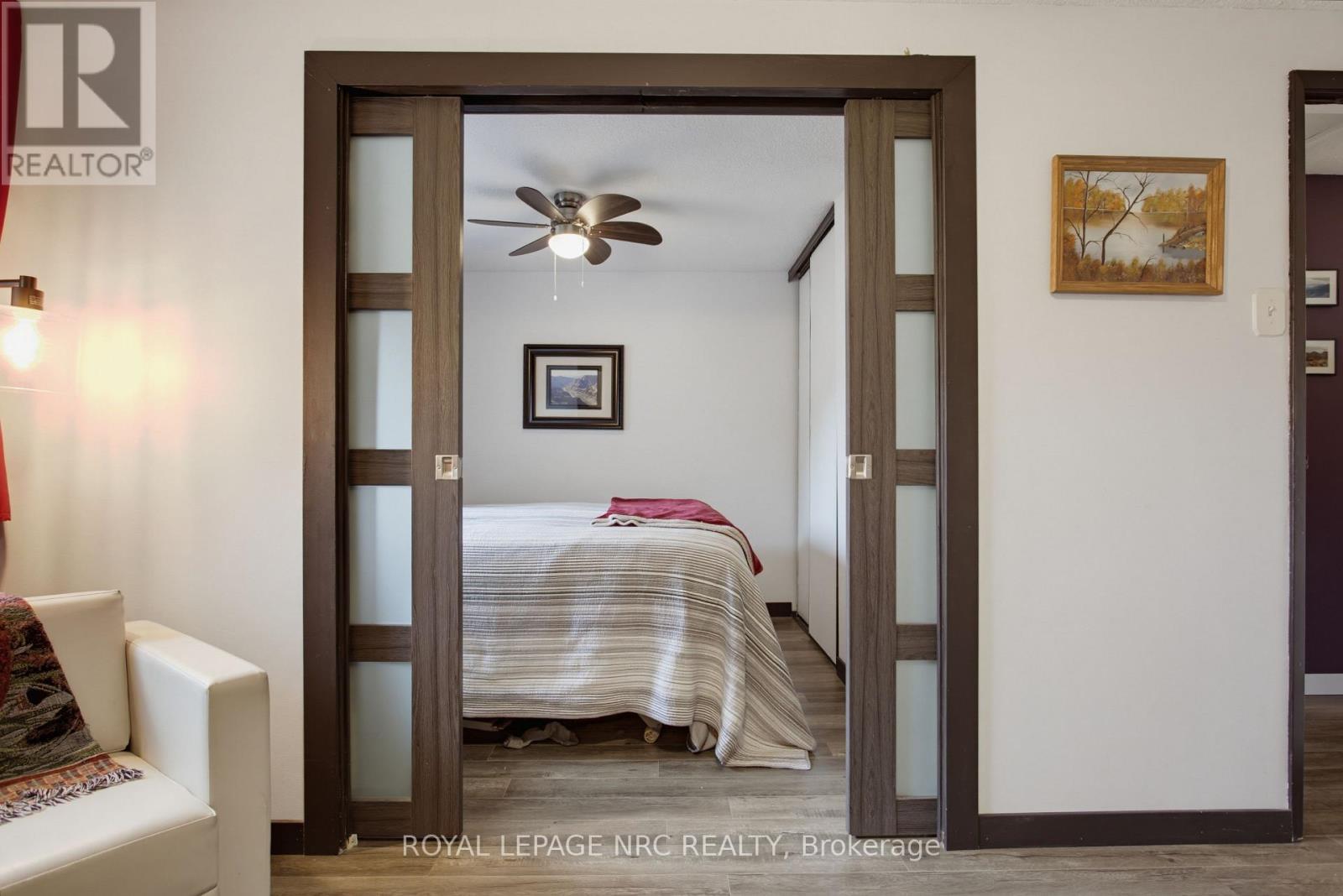 #8 50 LAKESHORE ROAD - 22