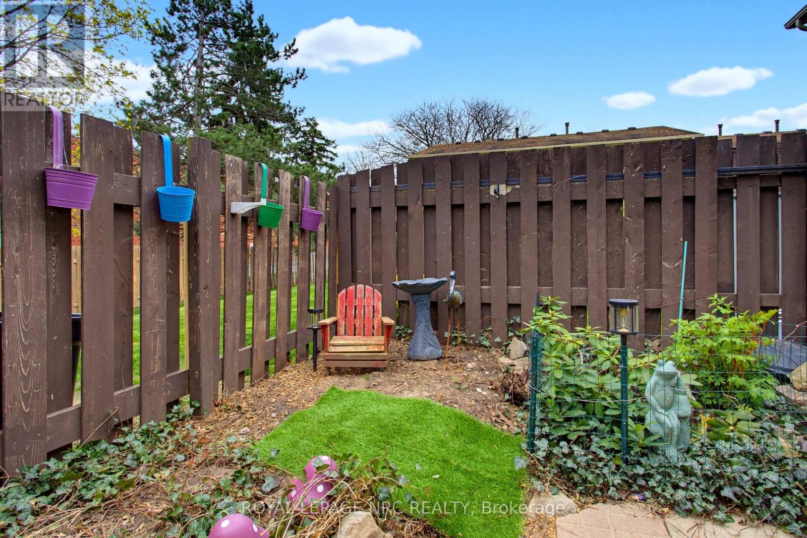 #8 50 LAKESHORE ROAD - 29