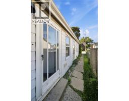 8 Russell Street, Brantford, ON N3R1Y7 Photo 12