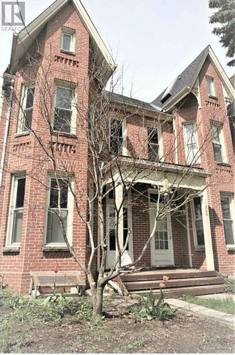 Photo of 298 Robert St Street