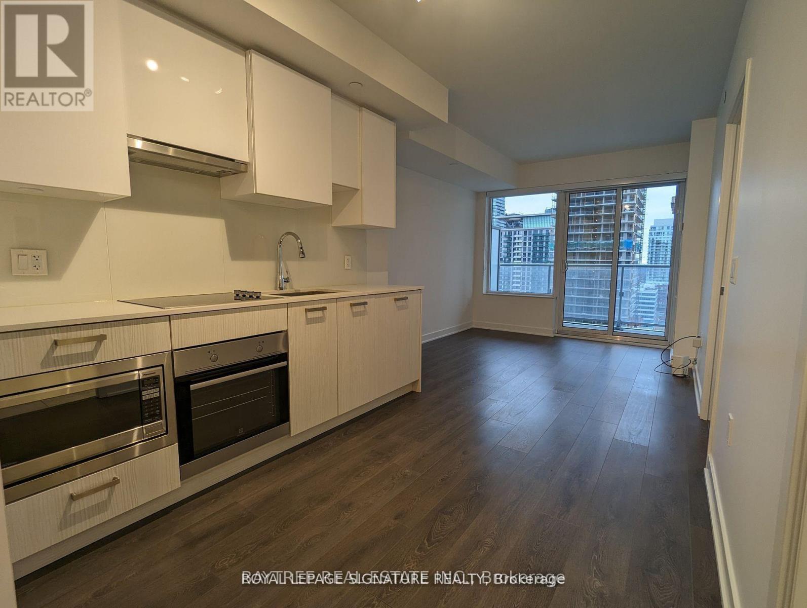 Photo of 195 Redpath Avenue