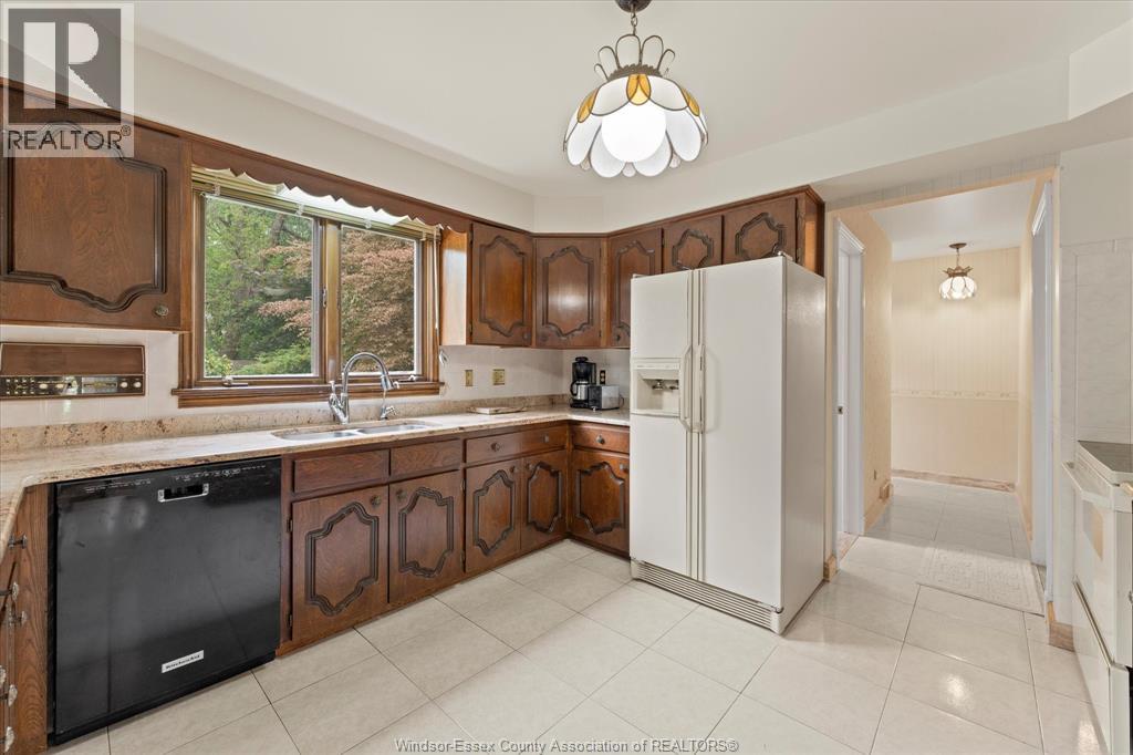 3696 Huntington AVENUE - 13