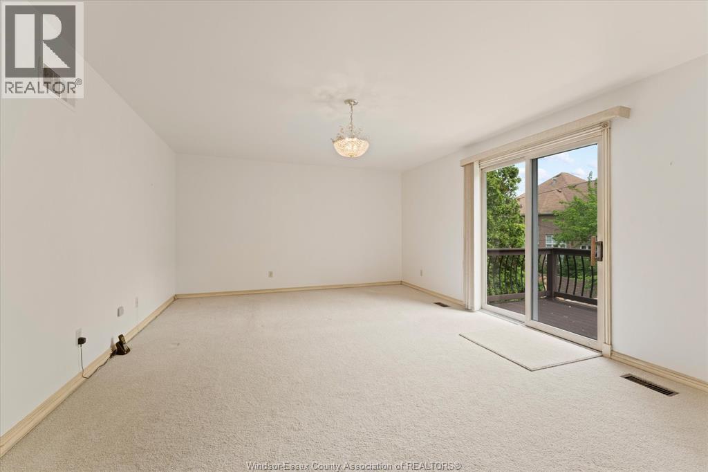 3696 Huntington AVENUE - Image 19