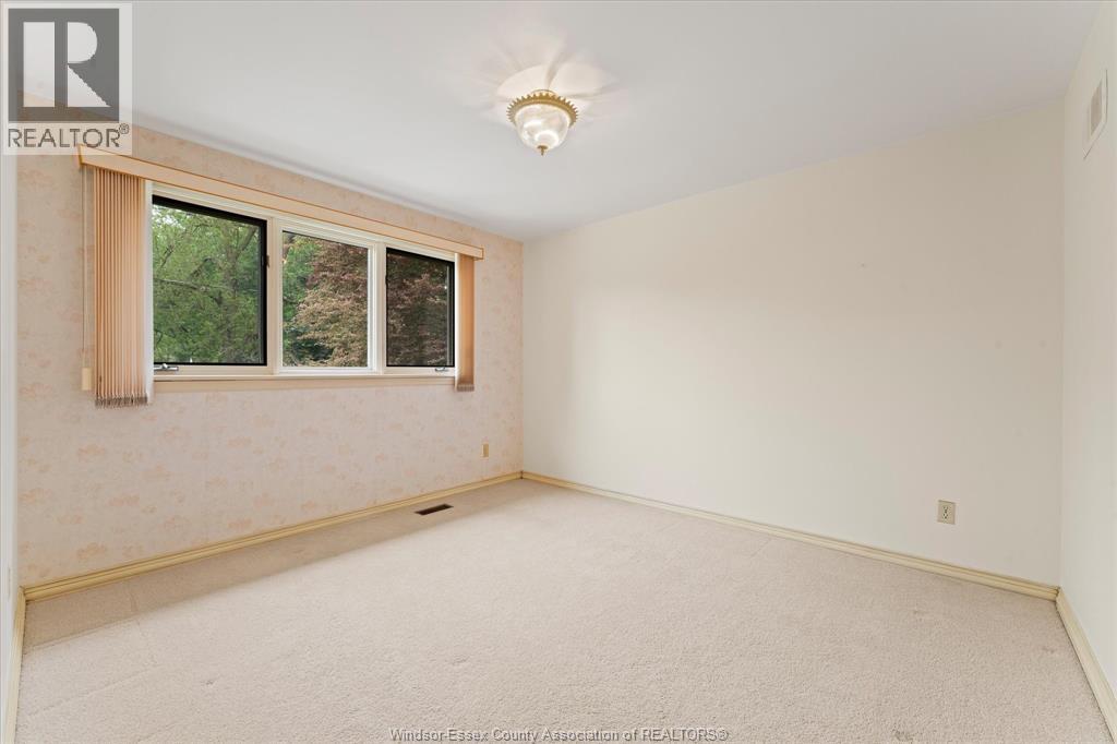 3696 Huntington AVENUE - 24