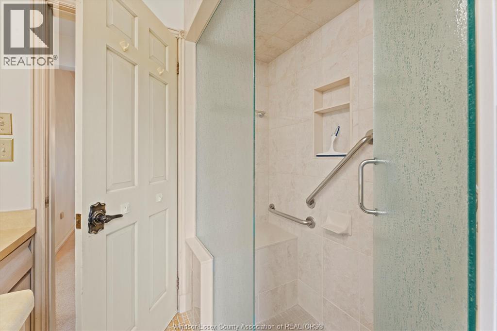 3696 Huntington AVENUE - Image 28