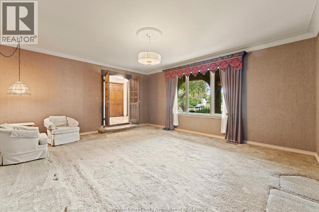 3696 Huntington AVENUE - Image 5
