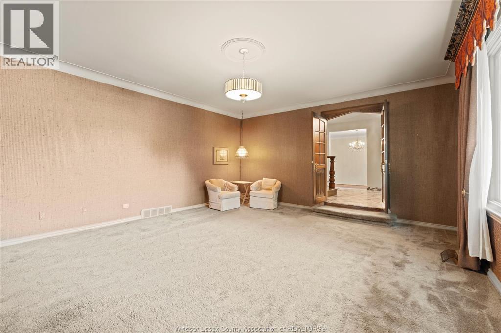 3696 Huntington AVENUE - Image 6