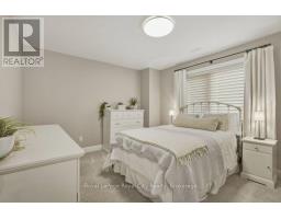 236 Stanley Street, Newmarket, ON L3Y4M9 Photo 17