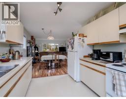 Living room - 2045 Winmeadow Pl, Sidney, BC V8L4S3 Photo 10