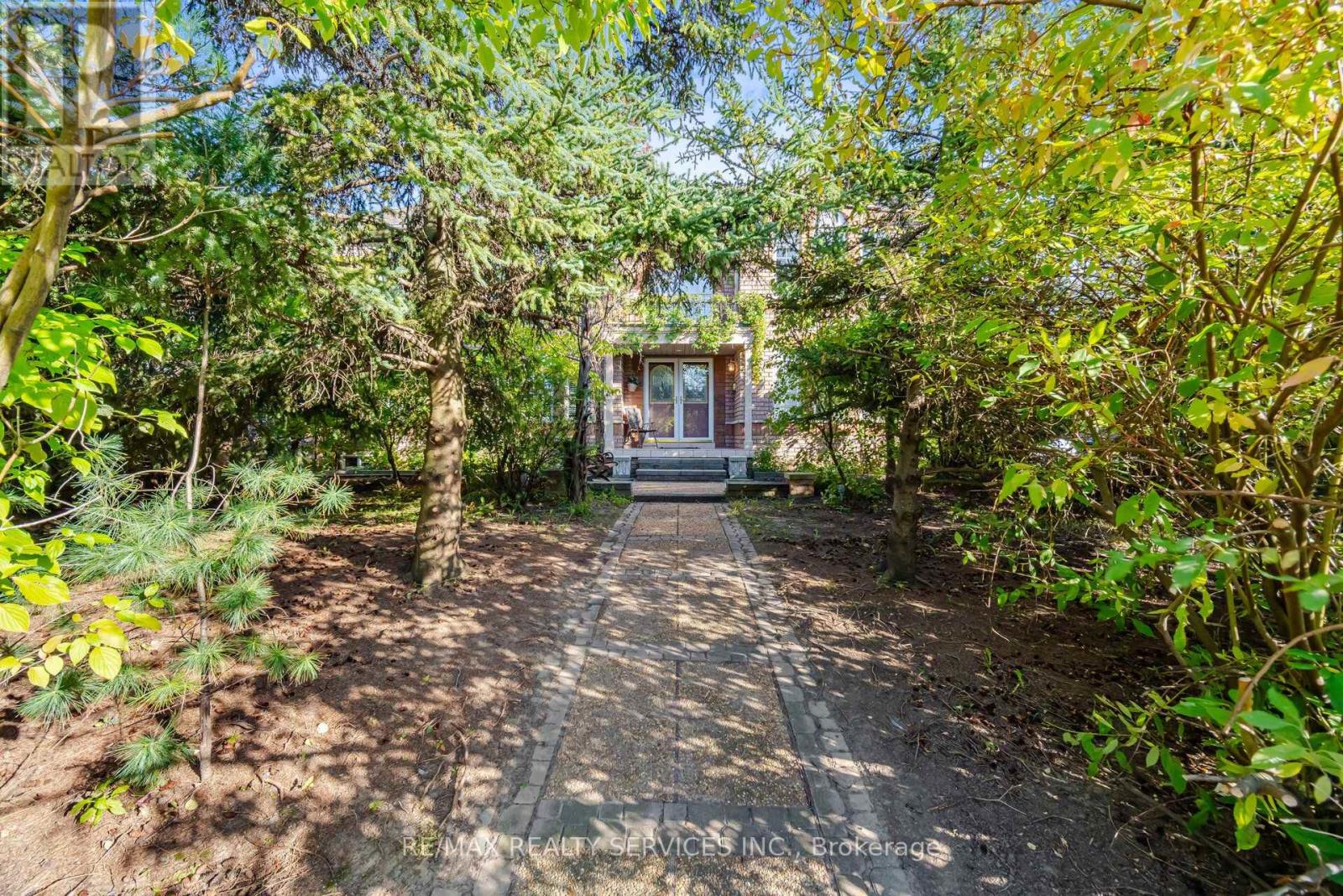Photo of 8 RIVERBANK ROAD