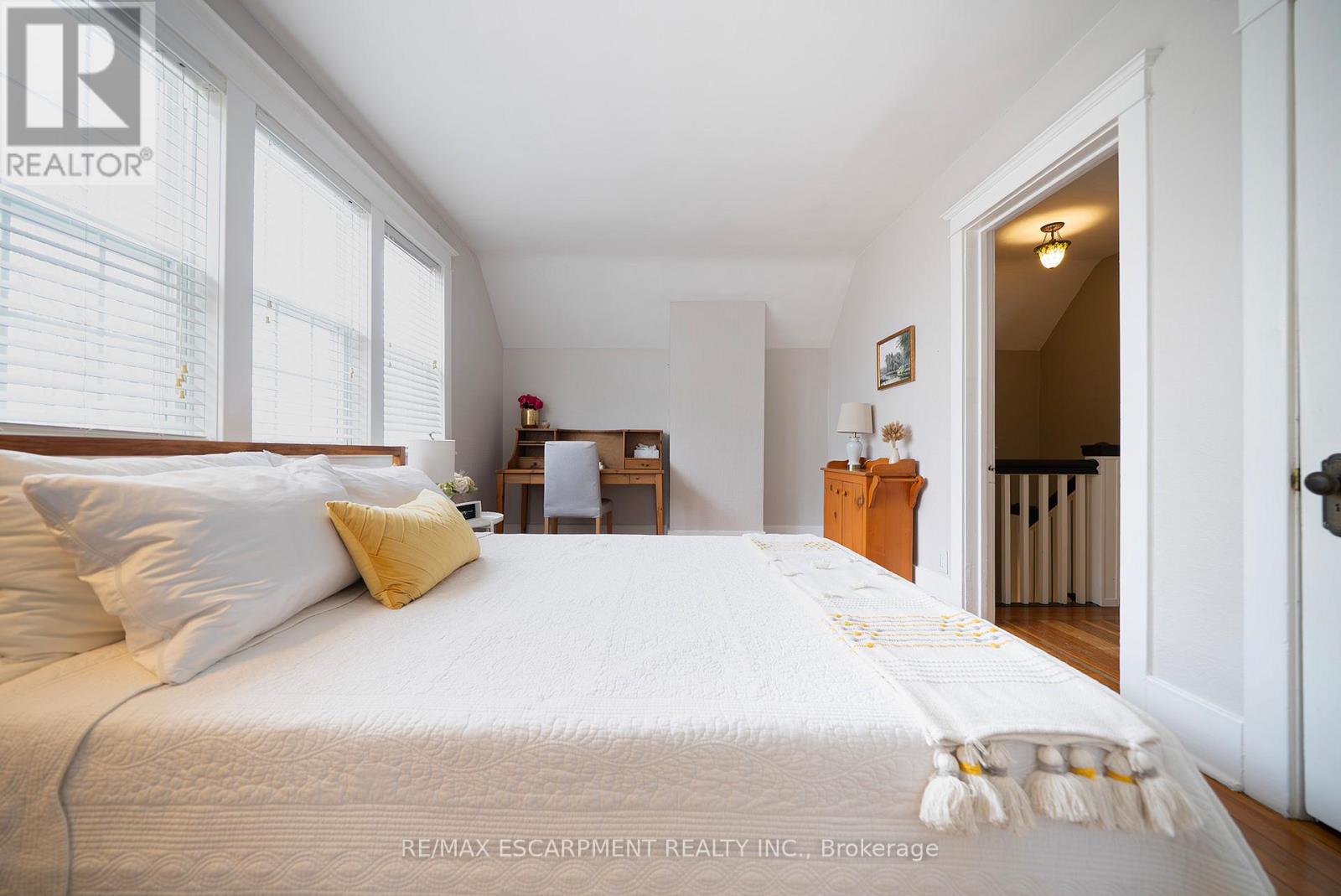 48 LINCOLN AVENUE - 33