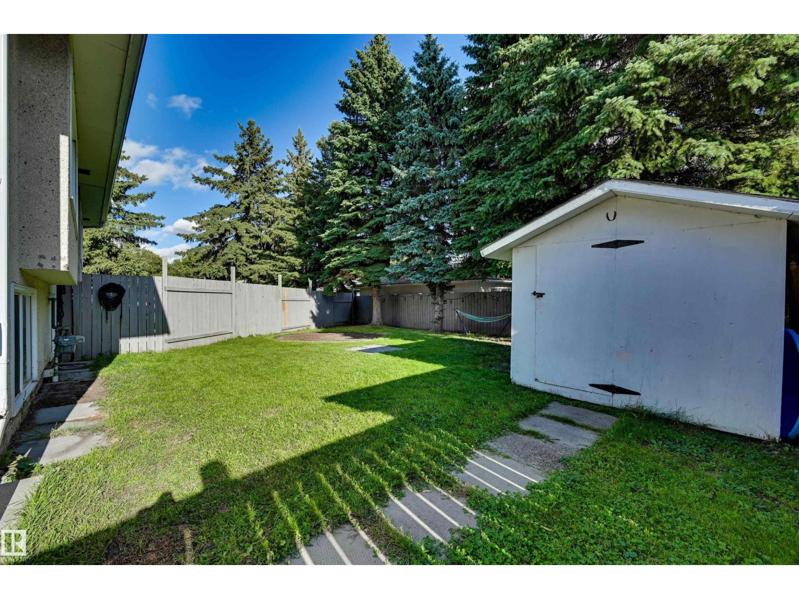 9125B 94 Avenue, Pineview Fort Sask. — photo 3 of 30: Property photo