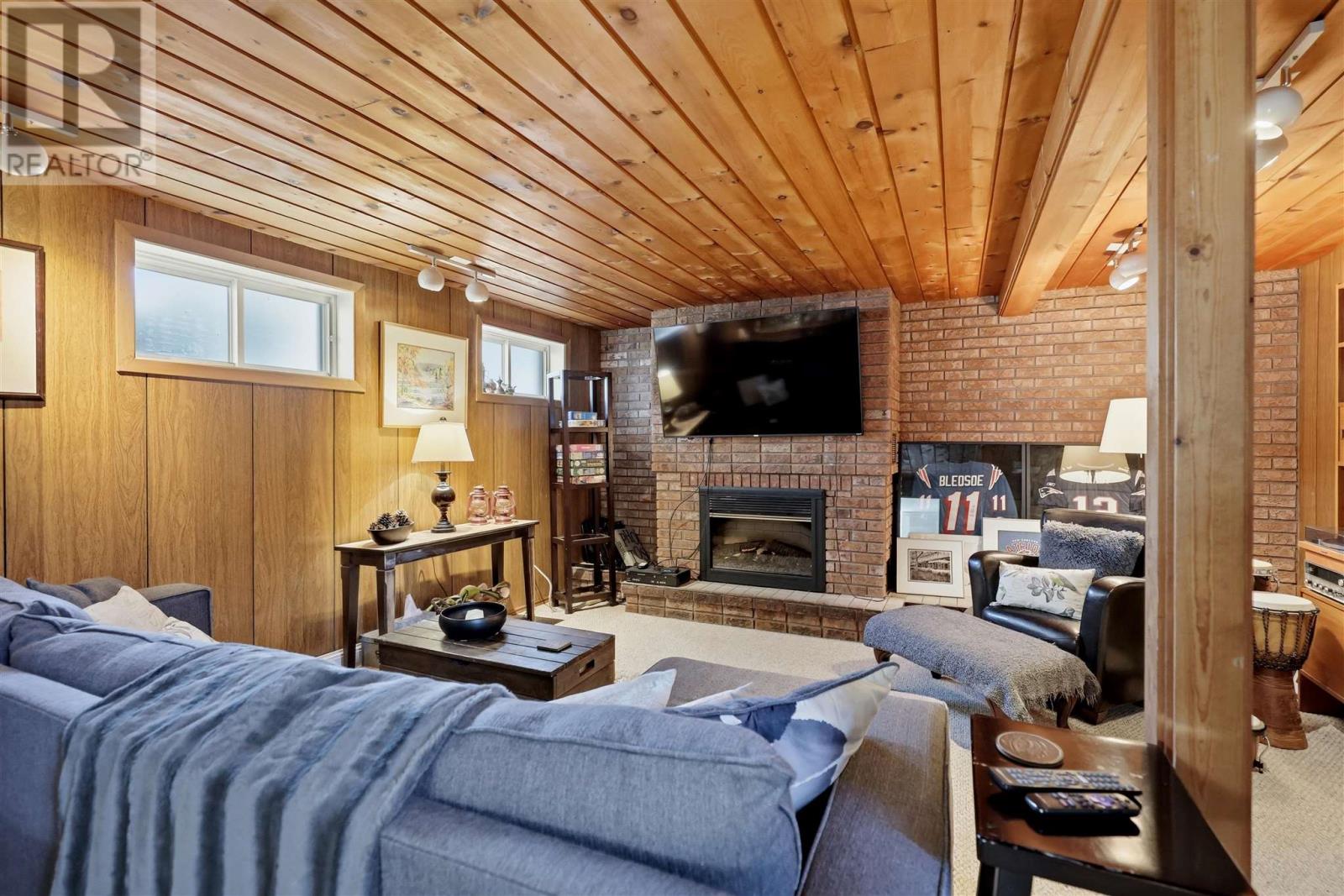 68 Willow AVE - Image 19