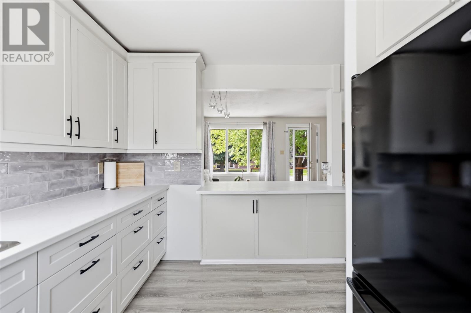 68 Willow AVE - Image 12