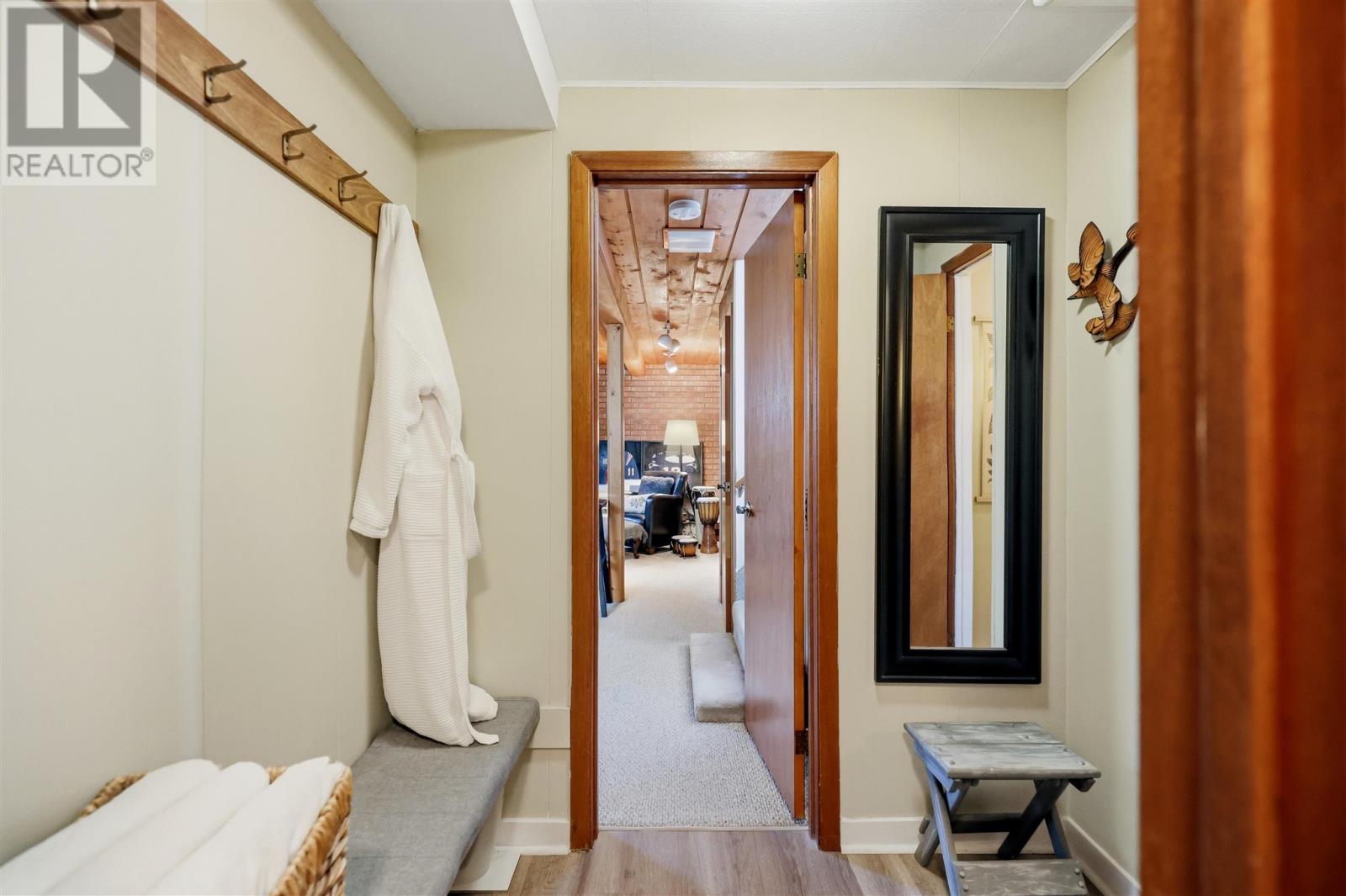 68 Willow AVE - Image 31