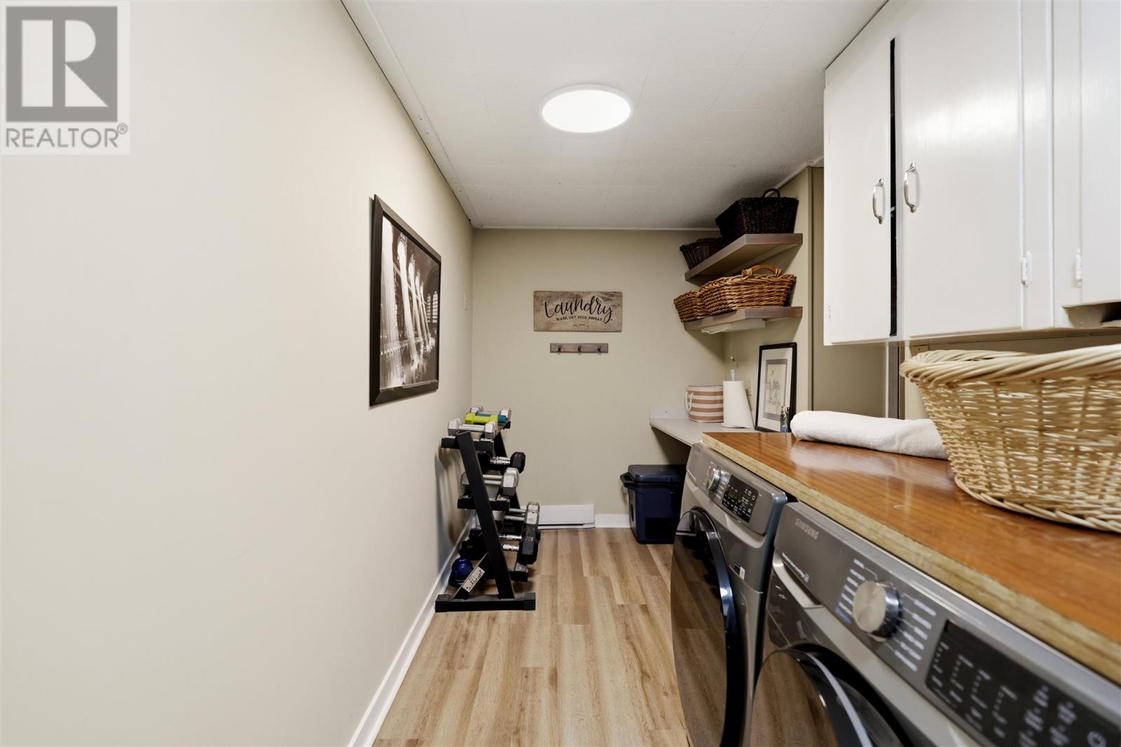 68 Willow AVE - Image 33