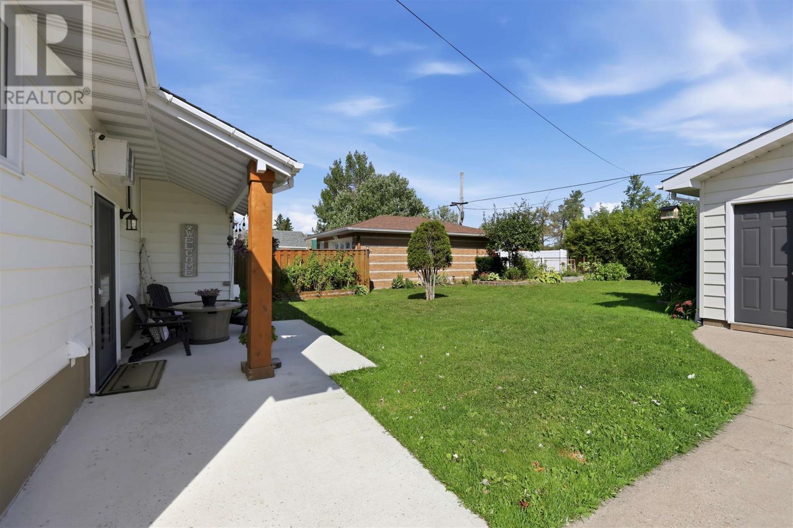 68 Willow AVE - Image 39