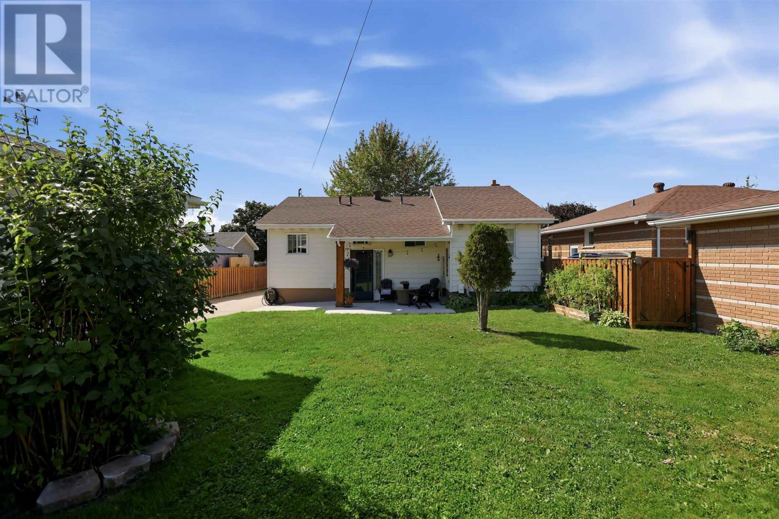 68 Willow AVE - 42
