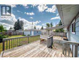 4pc Bathroom - 2016 46 Street Se, Calgary, AB T2B1K6 Photo 14