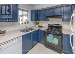 112 Wharhol Private, Ottawa, ON K2H1G6 Photo 14