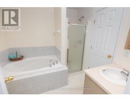 112 Wharhol Private, Ottawa, ON K2H1G6 Photo 25
