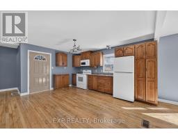 Kitchen - 97 Deere Street, Welland, ON L3B2L7 Photo 6