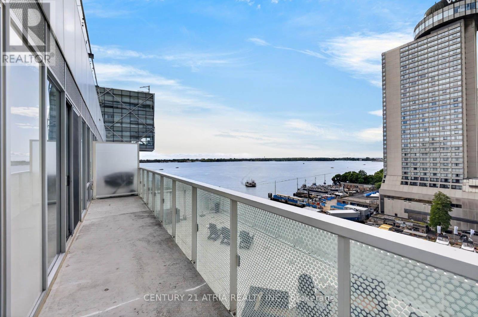 #1108 15 QUEENS QUAY E - 32