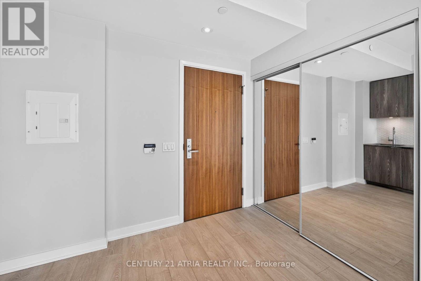Photo of 1108 - 15 QUEENS QUAY E