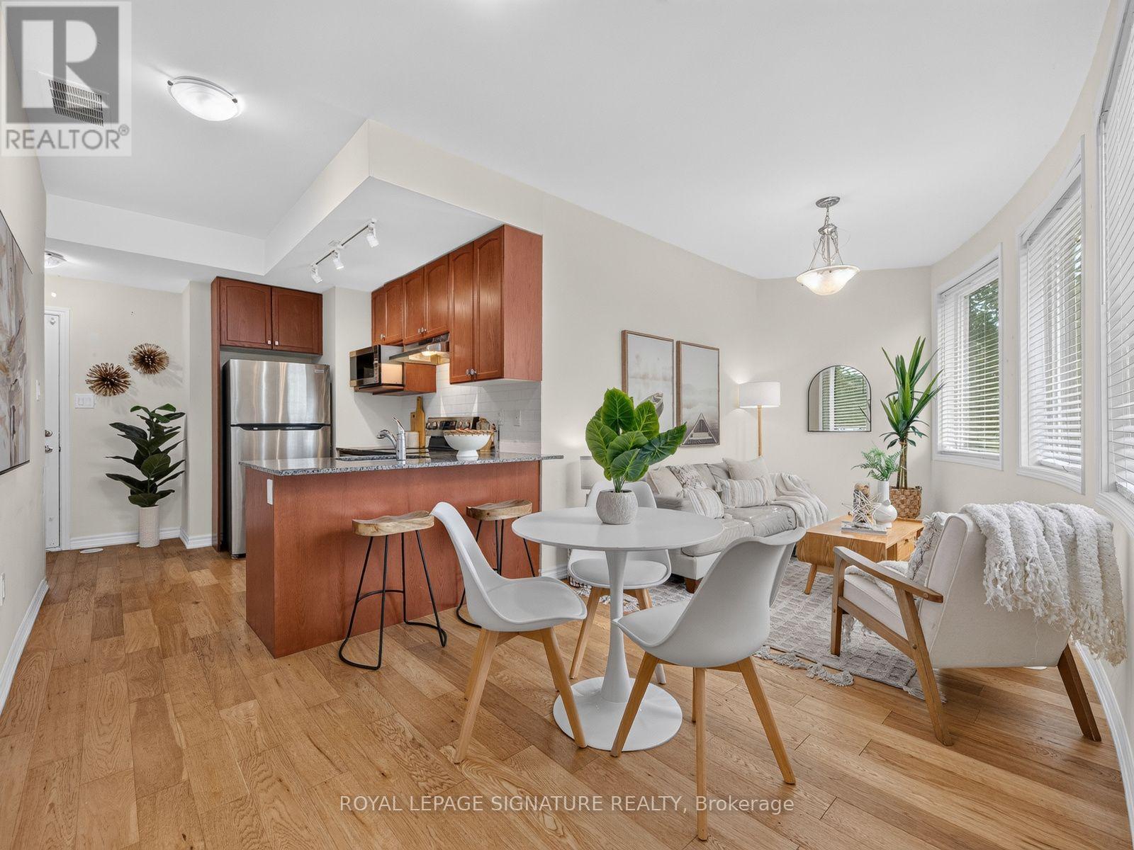 Photo of 1972B Victoria Park Avenue