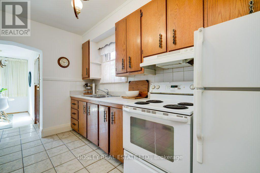 247 MELROSE AVENUE - 10