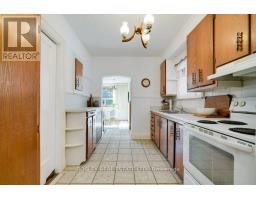 247 Melrose Avenue, Toronto, ON M5M1Z2 Photo 9