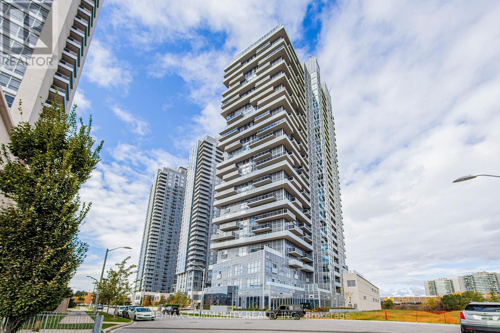 Photo of 225 Village Green Square