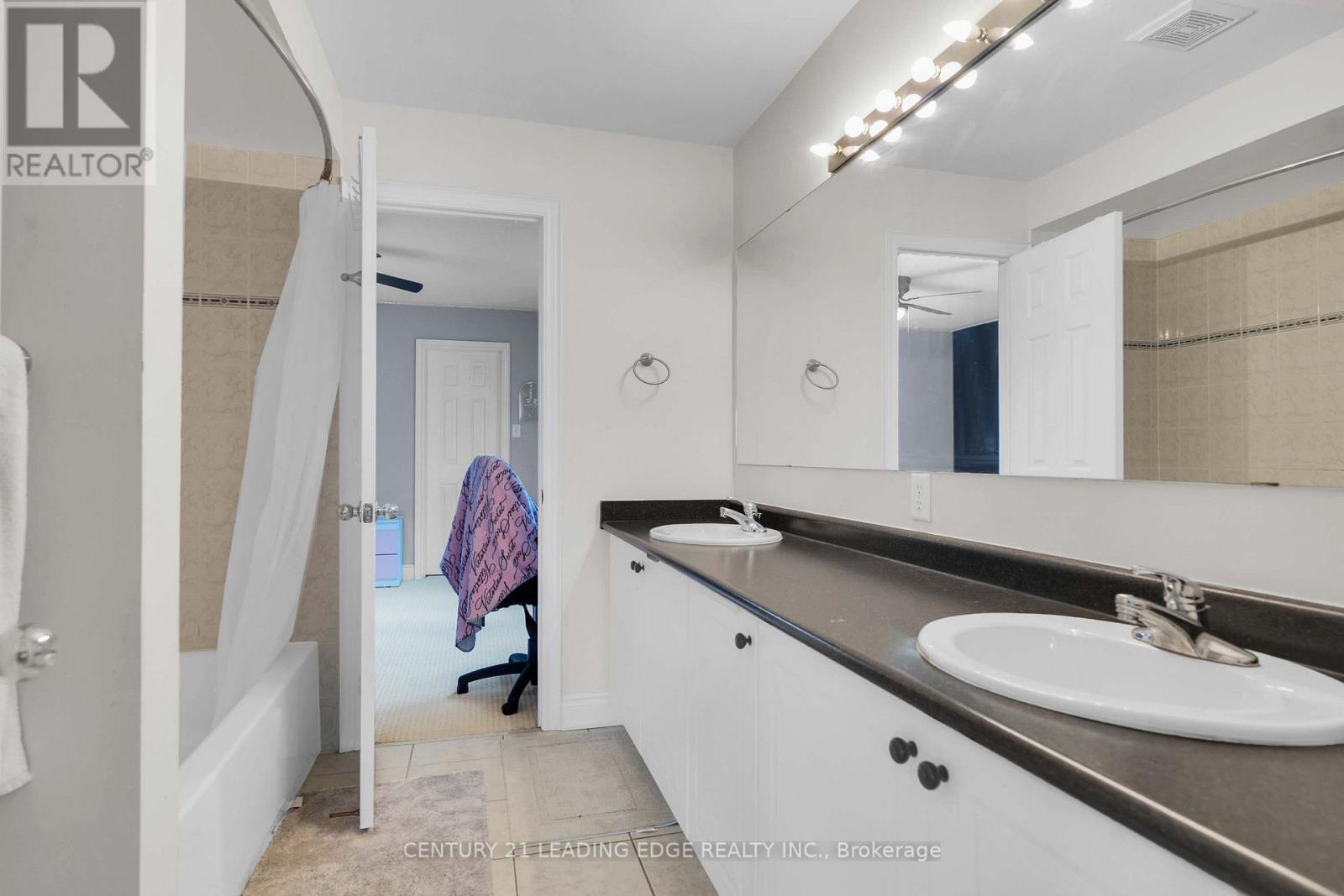 1530 Rockaway Street East, Oshawa, ON photo 32