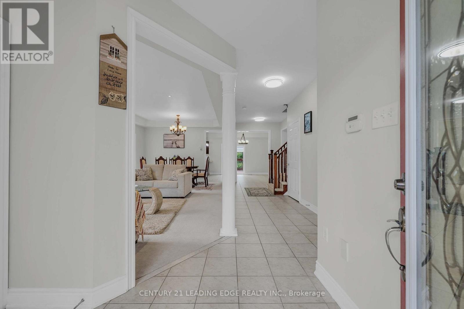 1530 Rockaway Street East, Oshawa, ON photo 5