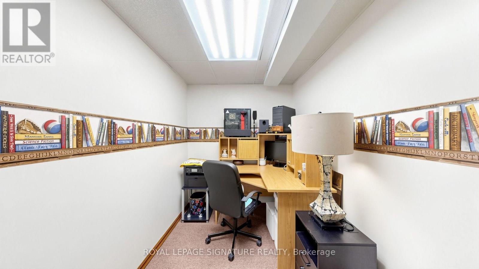 16 MEYER CIRCLE - Image 19