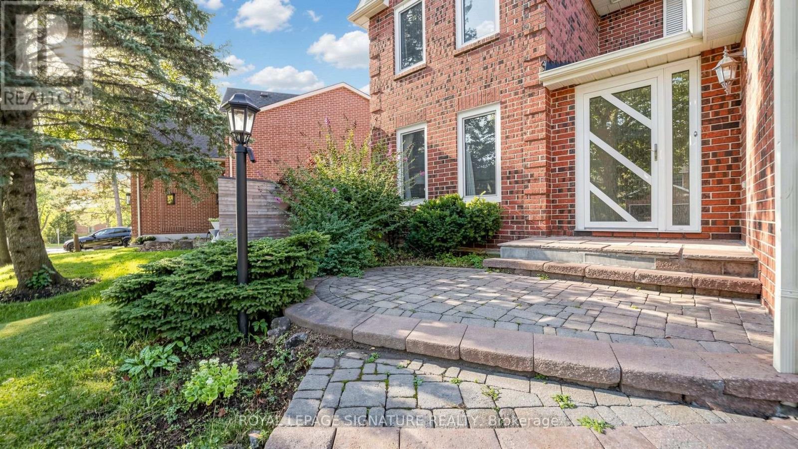 16 MEYER CIRCLE - Image 3