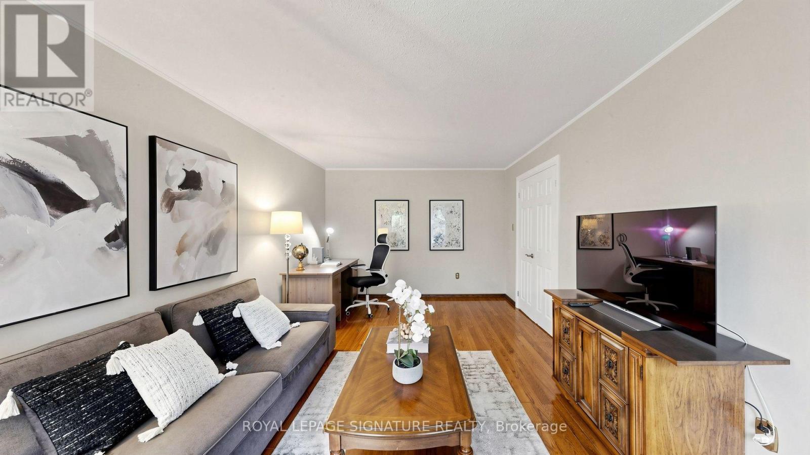 16 MEYER CIRCLE - Image 7