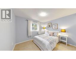 16 Meyer Circle, Markham, ON L3P4C2 Photo 16