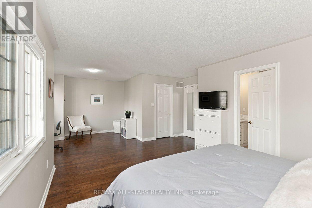 39 LOUISBOURG WAY - Image 26