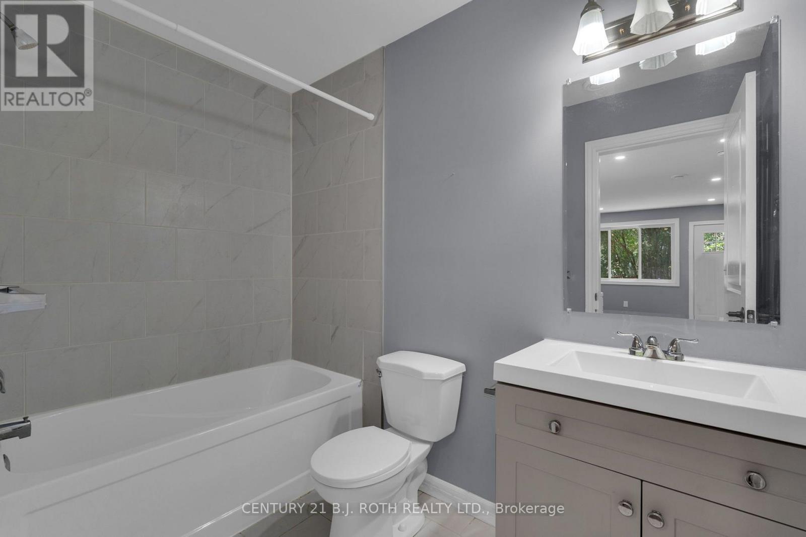 UNITS 1 + 2 + COACH HOUSE - 12 DUFFERIN STREET - Image 23