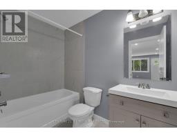 Units 1 + 2 + Coach House - 12 Dufferin Street, Barrie, ON L4N2J7 Photo 23