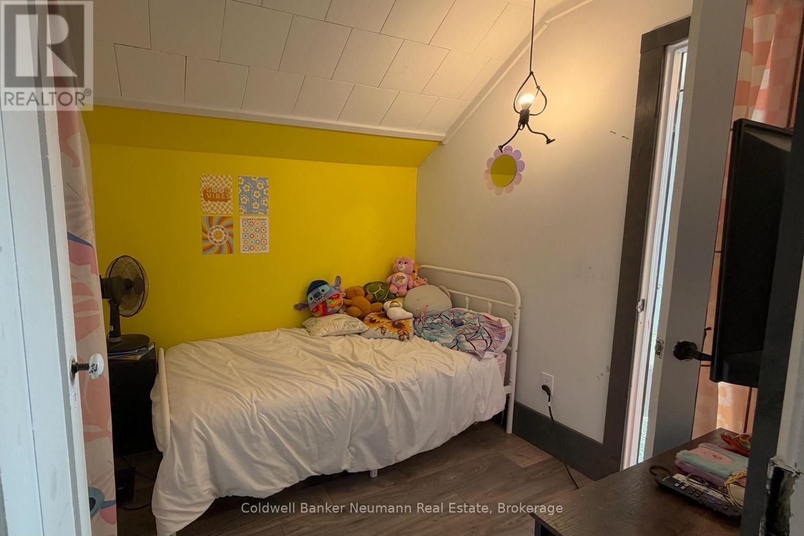 2056 MILL STREET E - Image 27