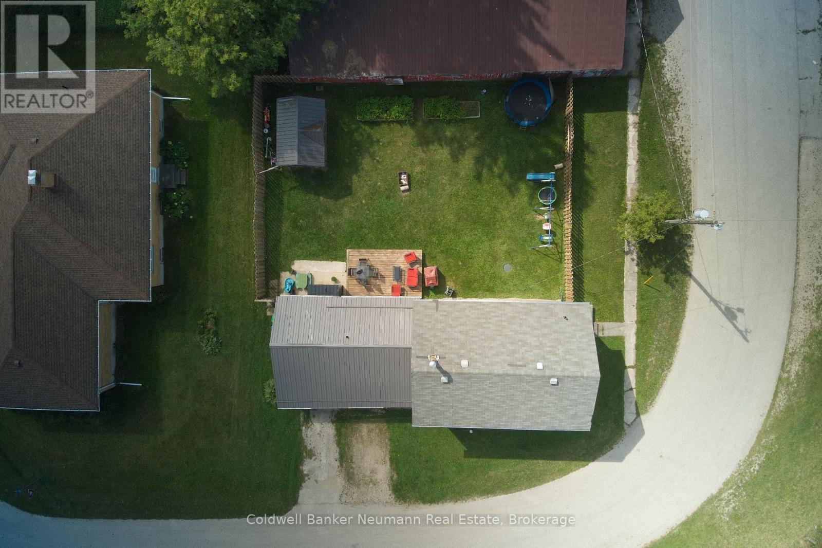 2056 MILL STREET E - 33