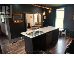 Bathroom - 2056 Mill Street E, Howick, ON N0G1X0 Photo 9