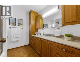 2134 Cartier Crescent, Burlington, ON L7P2Z5 Photo 19