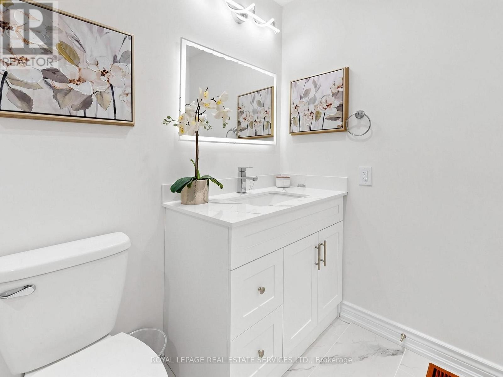 #11 1575 SOUTH PARADE COURT - Image 38