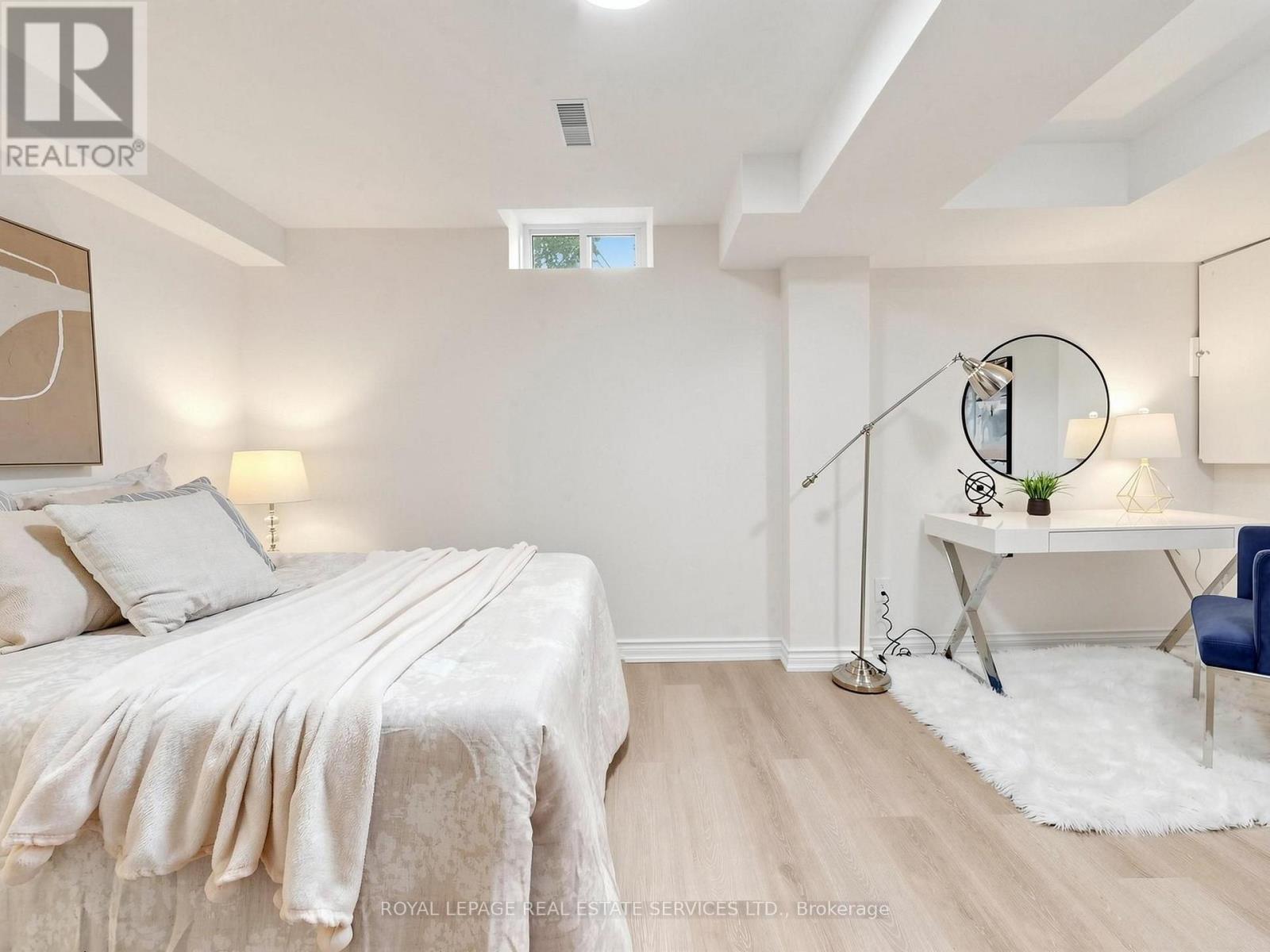 #11 1575 SOUTH PARADE COURT - Image 40